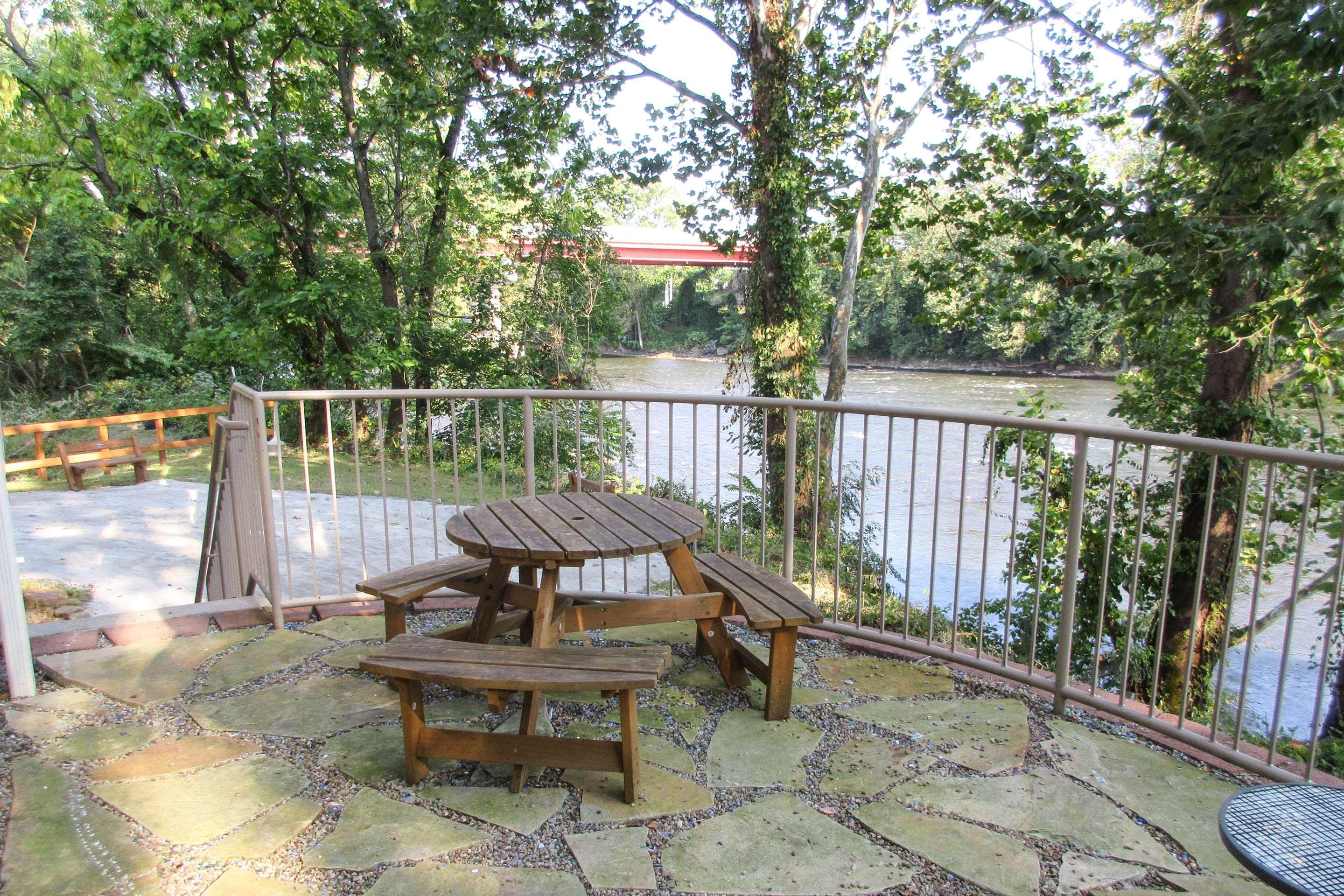 Comfort Inn Connellsville Bagian luar foto