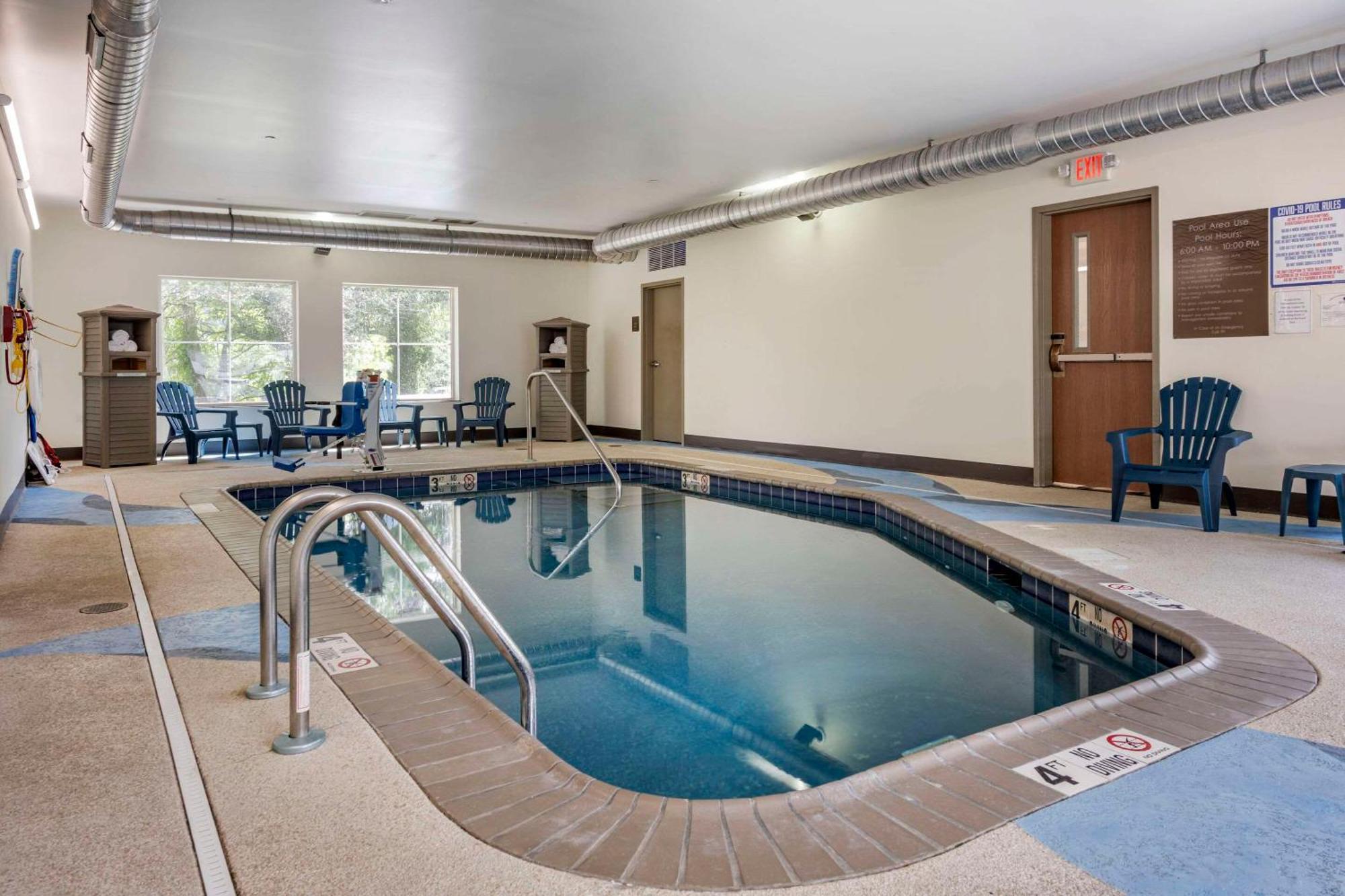 Comfort Inn Connellsville Bagian luar foto